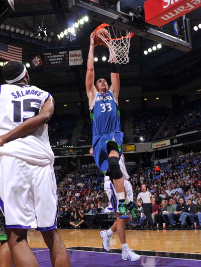 尽管偶尔有 尽管偶尔有