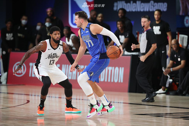 众多篮球爱 众多篮球爱